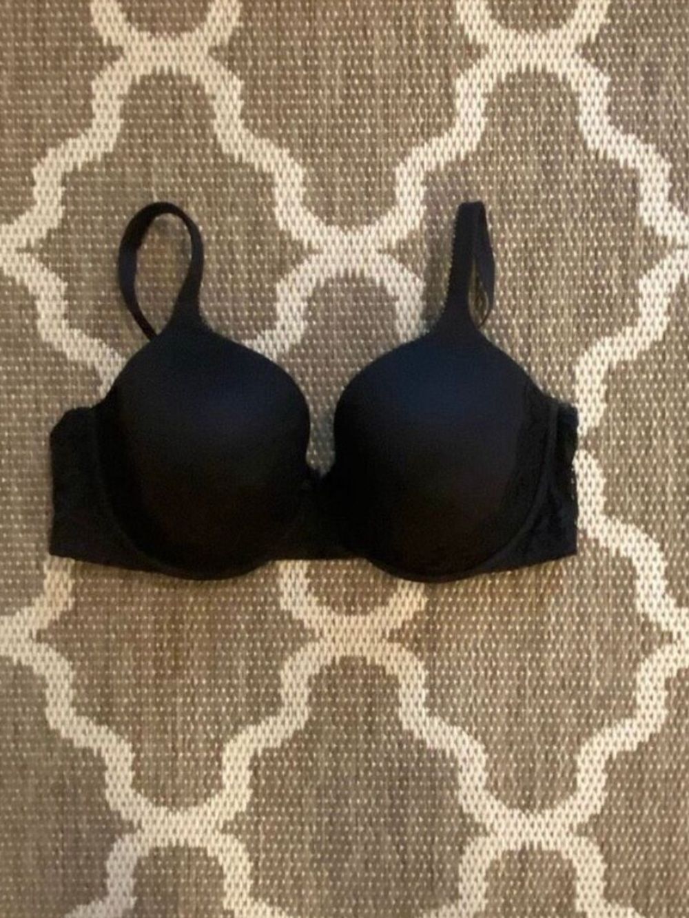 Victoria’s Secret body by Victoria lined perfect coverage bra size 38DD